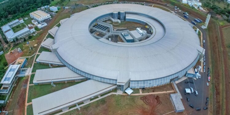 Acelerador Sirius desenvolve análise de rochas do pré-sal