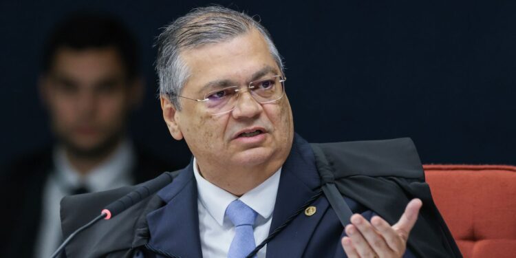 Dino quer que Congresso informe como vai identificar autor de emendas