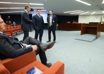 Moraes dá cinco dias para Bolsonaro e réus apresentarem defesa prévia