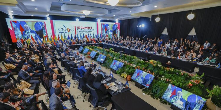 Sem consenso, declaração da Celac critica sanções e guerra comercial