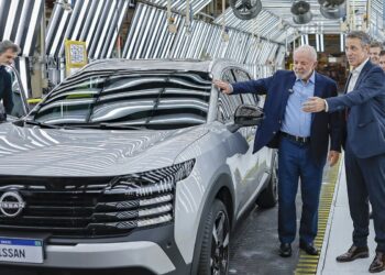 Em fábrica de carro, Lula destaca aumento de investimentos industriais