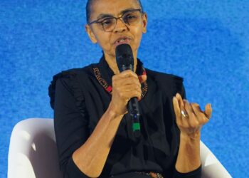 Marina Silva recebe alta após atendimento médico em Brasília