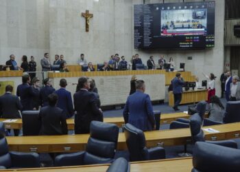 Câmara de SP aprova em 1º turno reajuste de 2,6% de servidores
