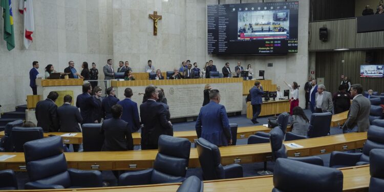 Câmara de SP aprova em 1º turno reajuste de 2,6% de servidores
