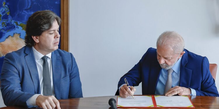 Presidente da Telebrás tome posse como ministro das Comunicações