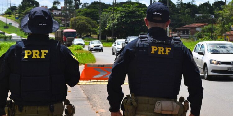 PRF inicia operação de feriado nas rodovias federais