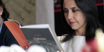 Após asilo diplomático, esposa de ex-presidente do Peru chega ao Brasi