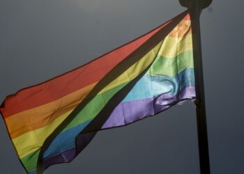 Fórum lança manifesto para ampliar inclusão de jovens LGBT+ no mercado