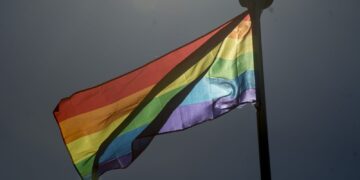 Fórum lança manifesto para ampliar inclusão de jovens LGBT+ no mercado