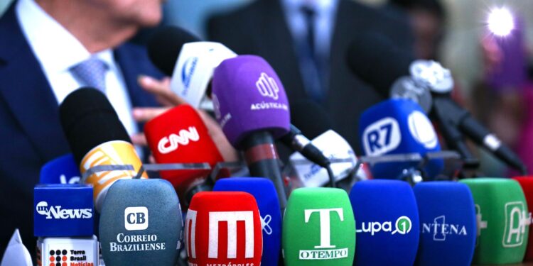 Representantes de jornalistas denunciam precarização da categoria