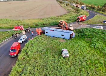 Acidente de ônibus deixa ao menos 10 mortos em Minas Gerais