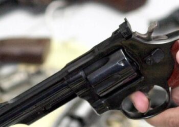 Comissão da Câmara aprova porte de arma para oficiais de justiça