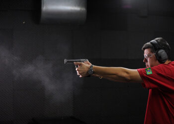 Senado analisa projetos que ampliam porte de arma — Senado Notícias