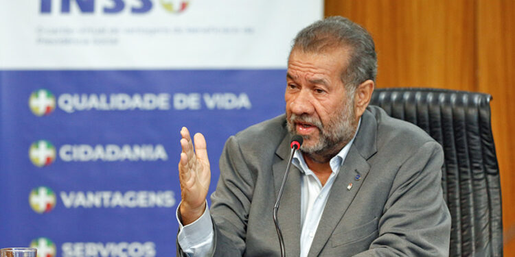 Comissão pode convocar ministro para esclarecer fraudes no INSS — Senado Notícias