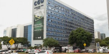 Dificuldade em acessar serviço digital torna idoso vulnerável a golpes