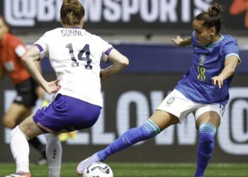 Em 1º amistoso do ano, seleção feminina perde por 2 a 0 para os EUA