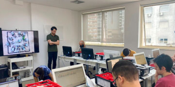 Especialista explica direitos e desafios no trabalho para pessoas com TEA — Senado Notícias