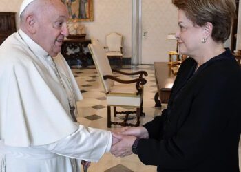 Dilma Rousseff destaca pontificado humanista de papa Francisco