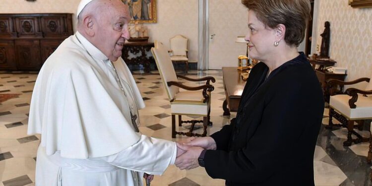 Dilma Rousseff destaca pontificado humanista de papa Francisco
