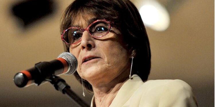 Helena Nader é reeleita presidente da Academia Brasileira de Ciências 