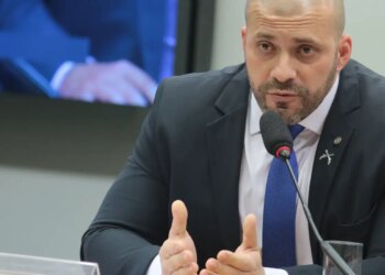 Moraes nega pedido de Silveira para trabalhar e estudar fora da prisão