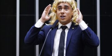 Justiça condena Nikolas por discurso transfóbico na Câmara