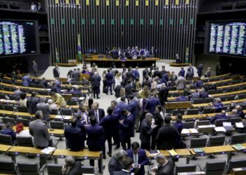 Câmara conclui discussão de projeto sobre combate a incêndios florestais; votação é adiada – Notícias