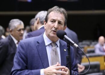 Câmara aprova projeto que facilita ajuda em desastres climáticos e combate a incêndios florestais – Notícias