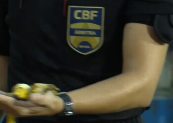 Após caso de racismo, STJD pune Inter com perda de 3 mandos de jogos