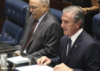 Moraes dá 48 horas para defesa informar estado de saúde de Collor