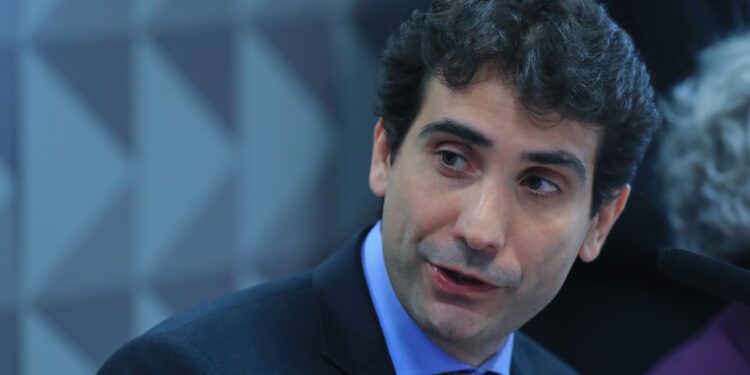 BC avalia se taxa Selic está suficiente diante da guerra de tarifas