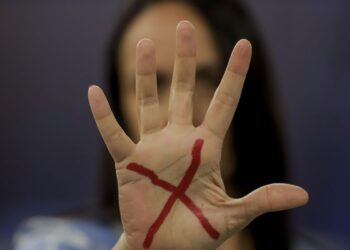 Mulheres vítimas de violência podem ter reconstrução dentária pelo SUS