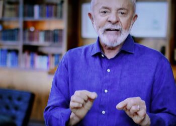 Lula defende debate sobre fim da escala 6×1 e aborda fraude no INSS