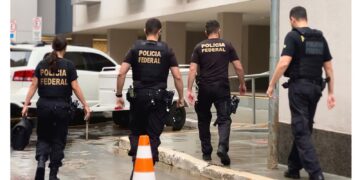 Policiais civis são presos por suspeita de cobrar propina de funkeiros