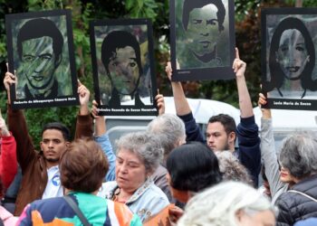 Caminhada do Silêncio pede combate à impunidade da violência de Estado