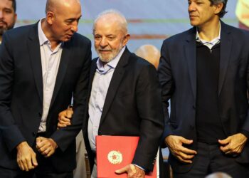 Haddad pede que eleitores se mobilizem por reforma do Imposto de Renda