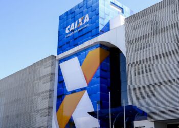 Caixa libera abono salarial para nascidos em março e abril