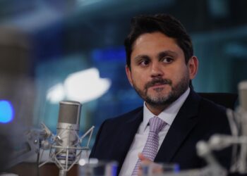 Juscelino Filho oficializa demissão do Ministério das Comunicações