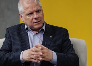 Justiça determina afastamento do presidente do INSS