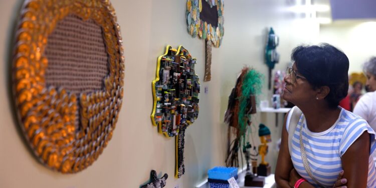 Feira de artesãos mira profissionalização e não vê IA como adversária