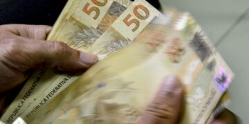 Brasileiros sacaram R$ 258 milhões em valores a receber em fevereiro