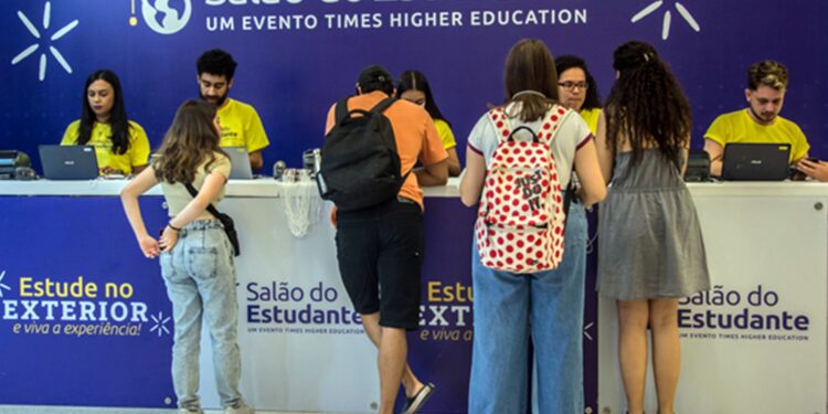 Salão do Estudante promove oportunidades para estudar no exterior