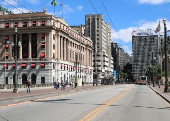 Dia do Trabalhador: o que abre e o que fecha em São Paulo