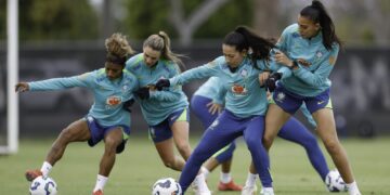 Seleção feminina treina nos EUA para reencontro com donas da casa