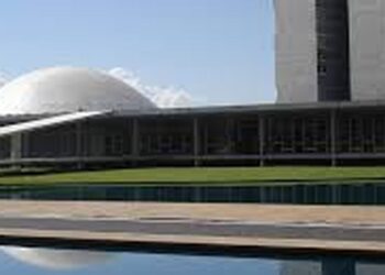 Senado aprova retaliação comercial às vésperas de tarifaço de Trump