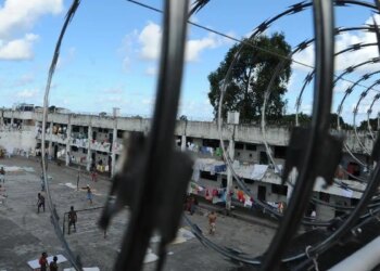 STF decide que prática de revista vexatória em presídios é ilegal