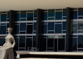 Maioria do STF mantém indenização de Eduardo Bolsonaro a jornalista