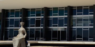 Maioria do STF mantém indenização de Eduardo Bolsonaro a jornalista