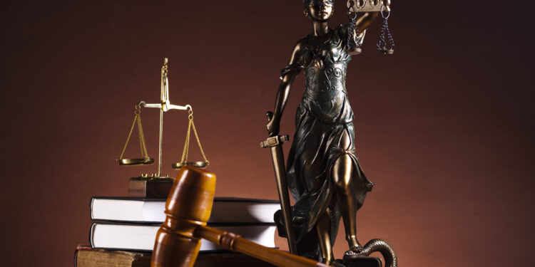 Vai à sanção aumento de pena para homicídio contra agentes da Justiça — Senado Notícias