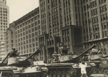Golpe de 1964: manutenção de tutela militar permitiu golpismo do 8/1
